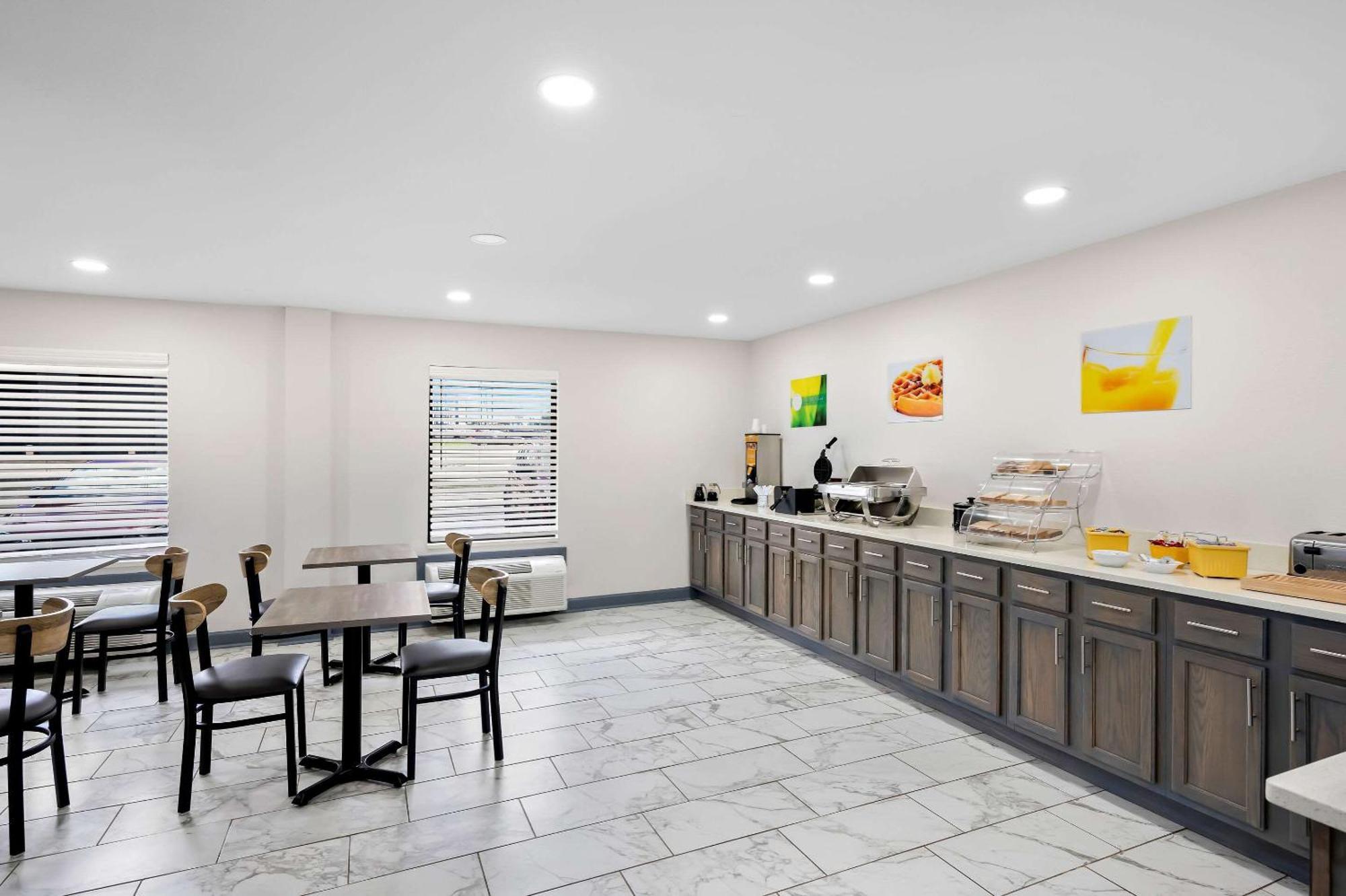 Quality Inn & Suites Monticello Ngoại thất bức ảnh