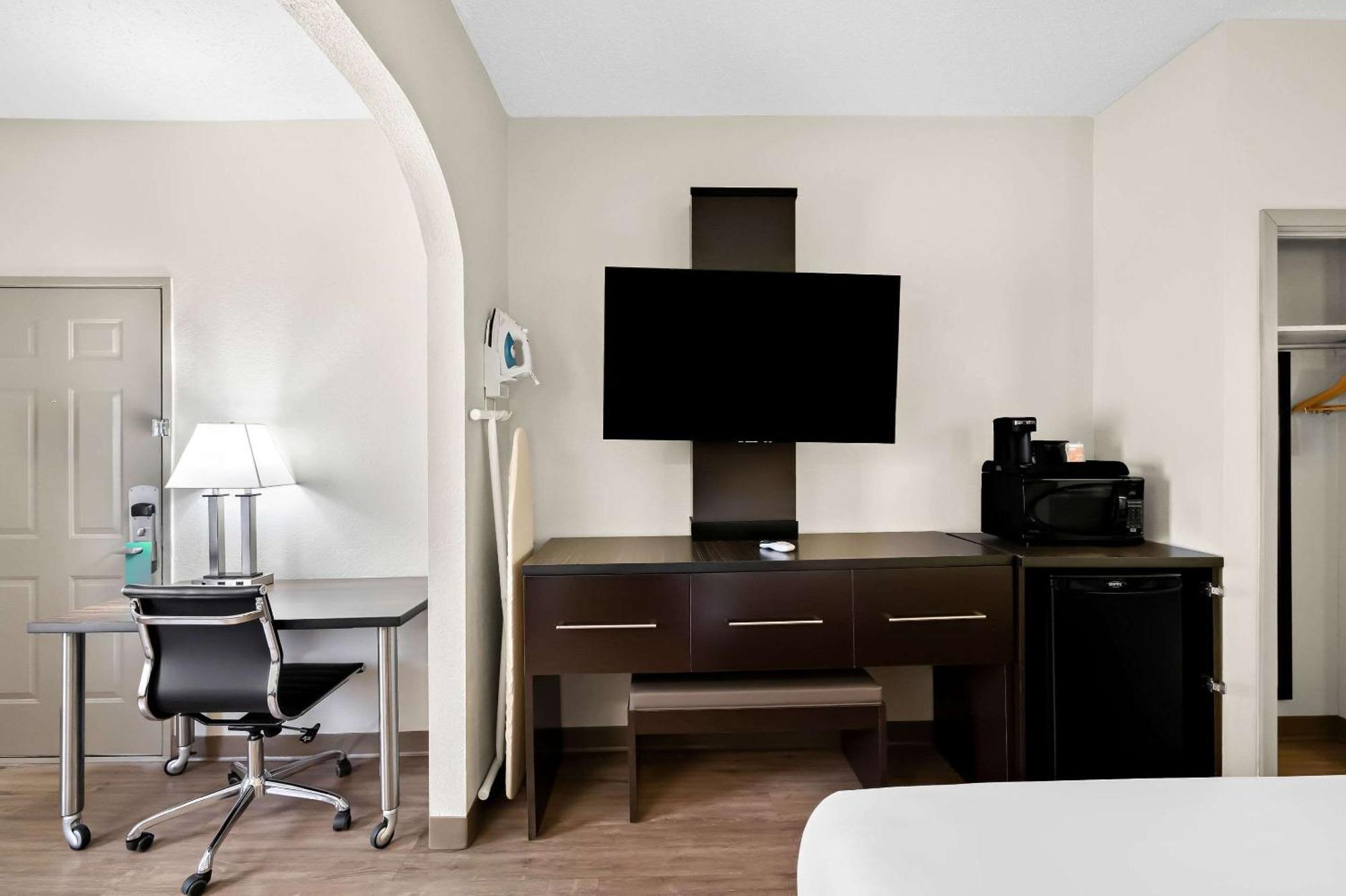 Quality Inn & Suites Monticello Ngoại thất bức ảnh