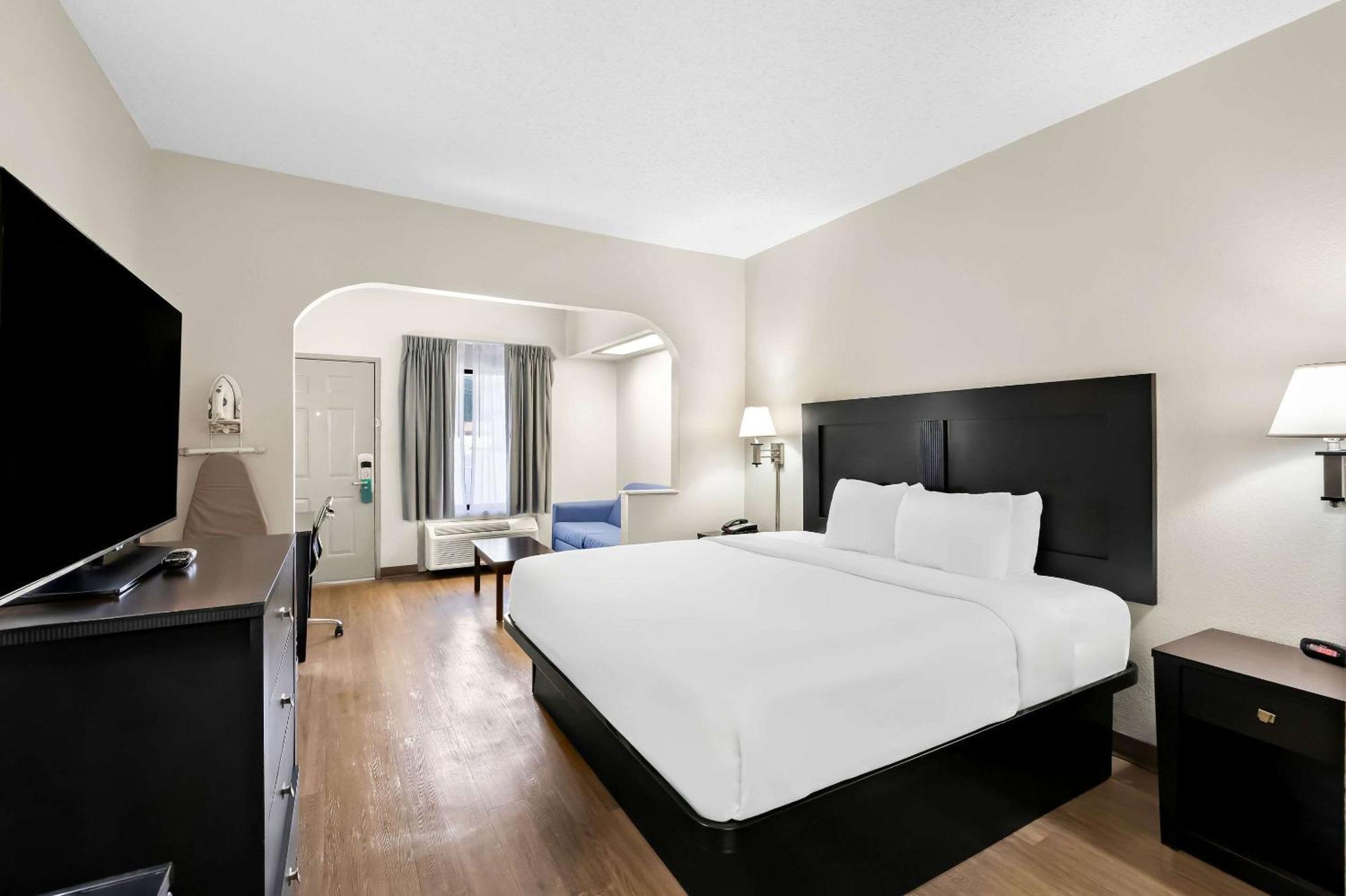 Quality Inn & Suites Monticello Ngoại thất bức ảnh