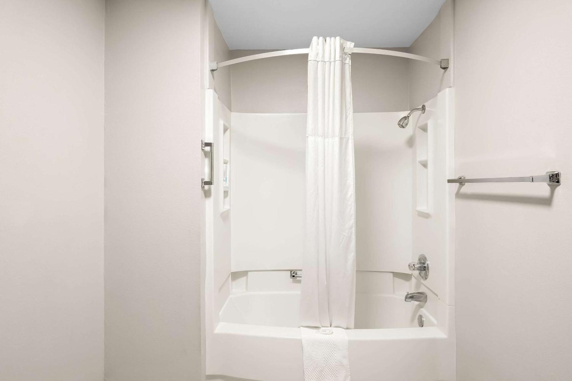Quality Inn & Suites Monticello Ngoại thất bức ảnh