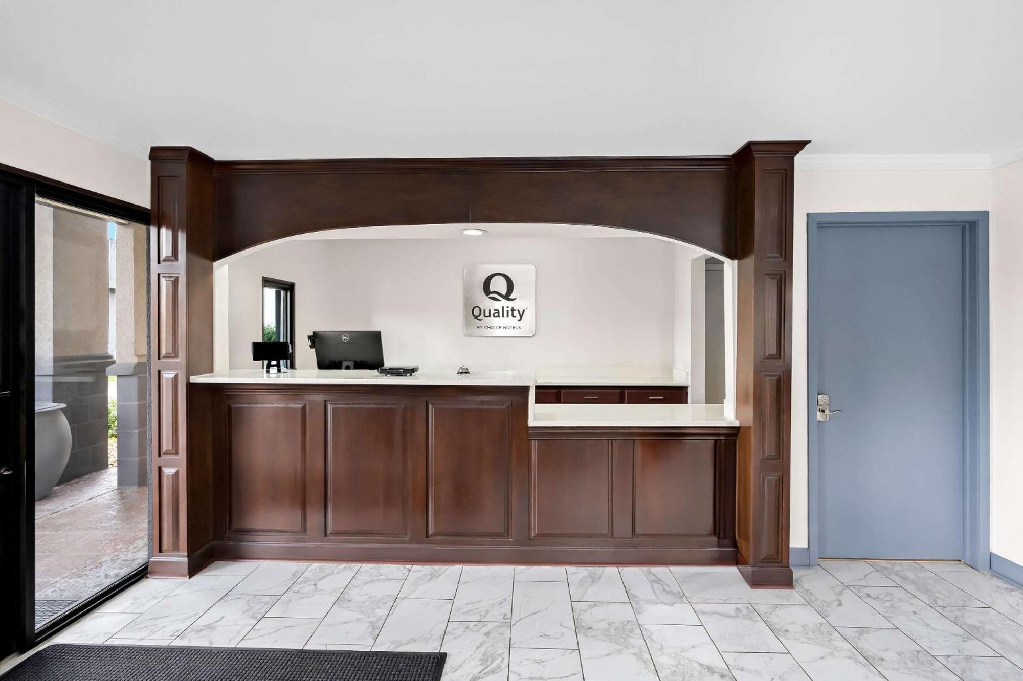 Quality Inn & Suites Monticello Ngoại thất bức ảnh