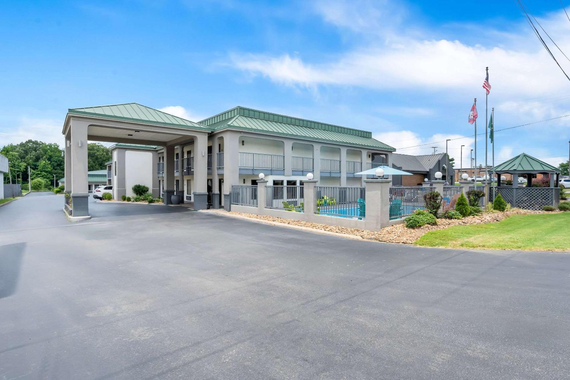 Quality Inn & Suites Monticello Ngoại thất bức ảnh