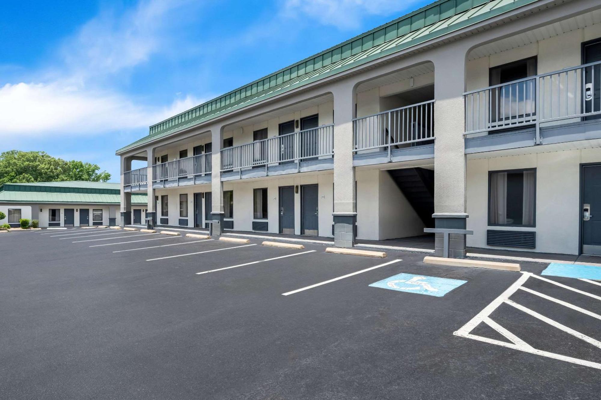 Quality Inn & Suites Monticello Ngoại thất bức ảnh